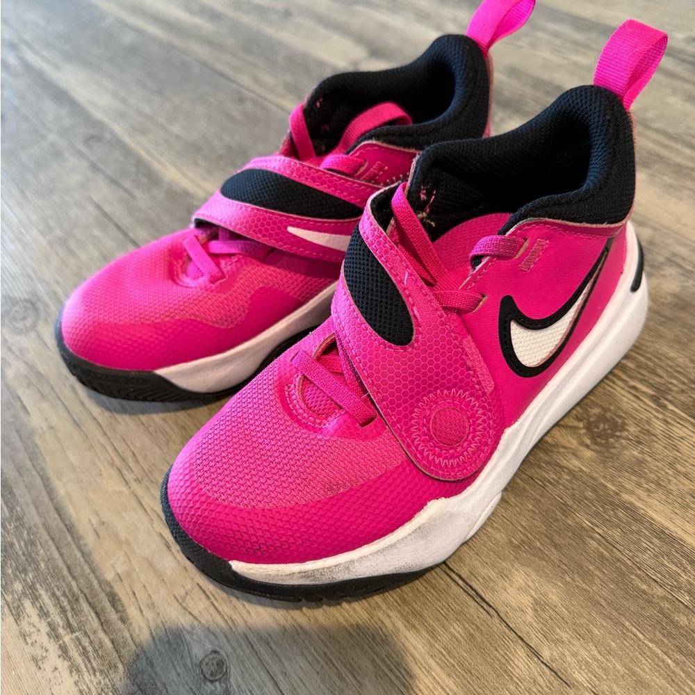 Nike girls basketball sneakers
